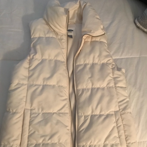 Old Navy puffy white vest - Picture 1 of 1